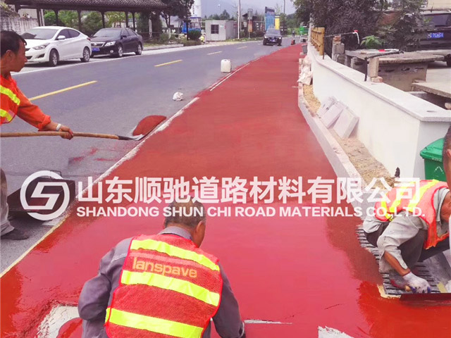 淘寶第一村白牛村彩色步道施工中